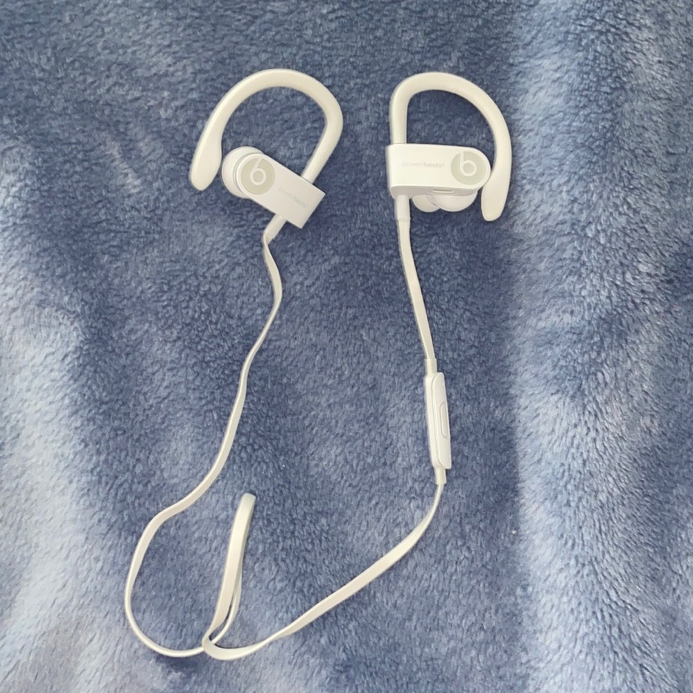Powerbeats 3 Wireless Earphones with Carrying Case